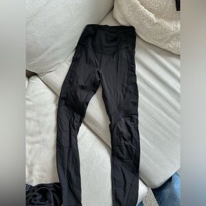 Black Lululemon leggings